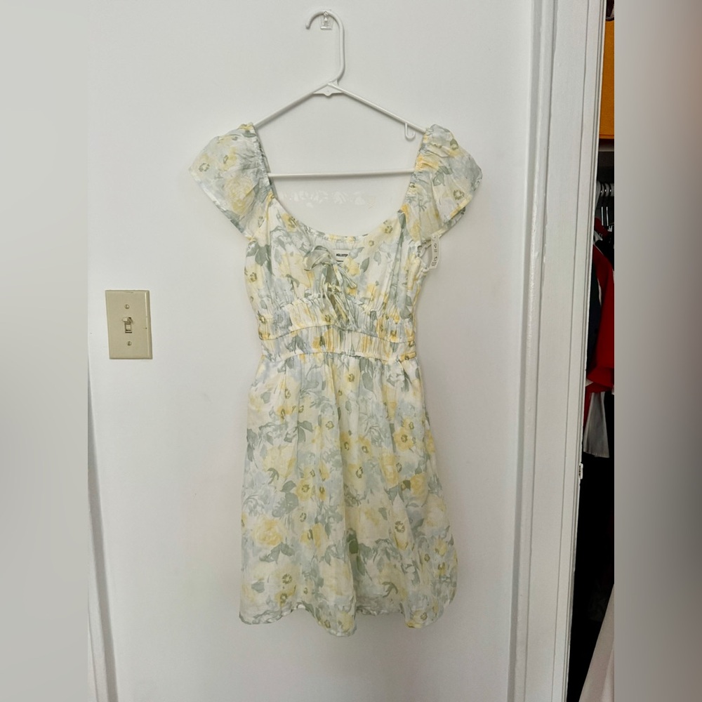 NET Hollister floral dress with undershort sz xs